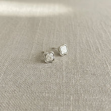 Fleuré Stud Earrings