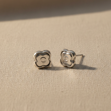 Fleuré Stud Earrings