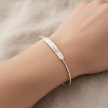 Bracelet jonc personnalisé en argent sterling