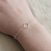 Fleuré Delicate Link Bracelet