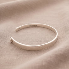 Silver bracelet with 'Autumn' engraving 