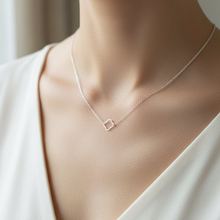 Fleuré Delicate Link Necklace