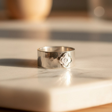 Fleuré Hammered Ring