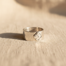 Fleuré Hammered Ring