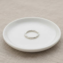 Sterling Silver Elegant Twist Band