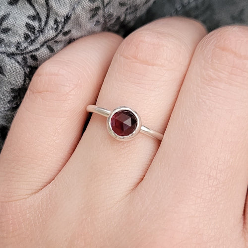 6mm Genuine Garnet Gemstone Ring - Sterling Silver